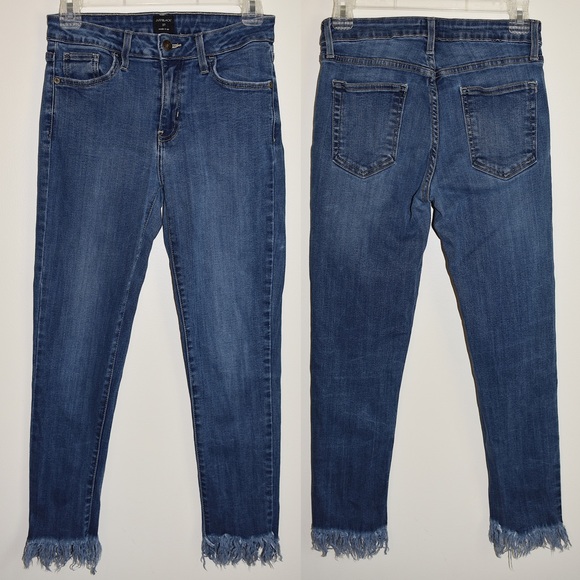 ✨️Boutique Frayed Fringe Hem Skinny Jeans - Picture 2 of 6